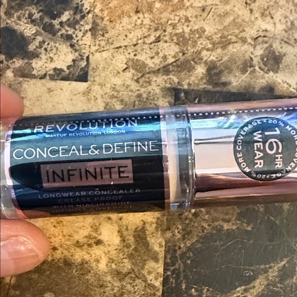 Revolution Conceal & Define Infinite Longwear Concealer - C3.5 - Picture 1 of 5